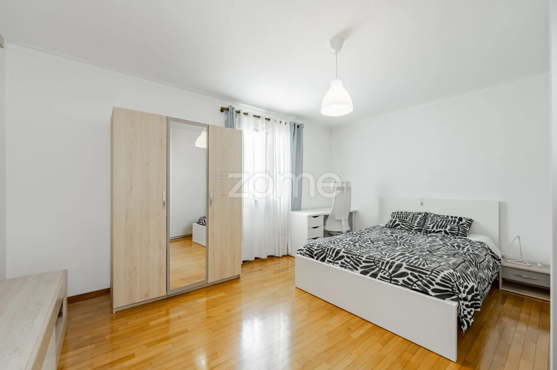 Moradia T4 para Venda em Caires Foto 22