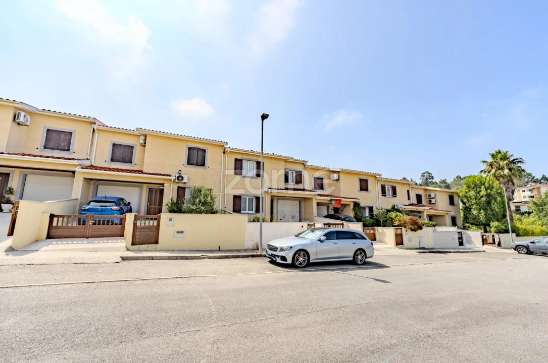 Moradia T4 para Venda em Caires Foto 5