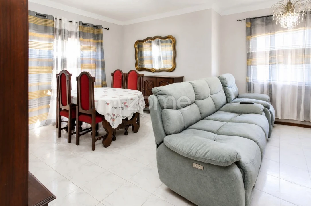 Apartamento T3 para Venda em Aldoar, Foz do Douro e Nevogilde Foto 1