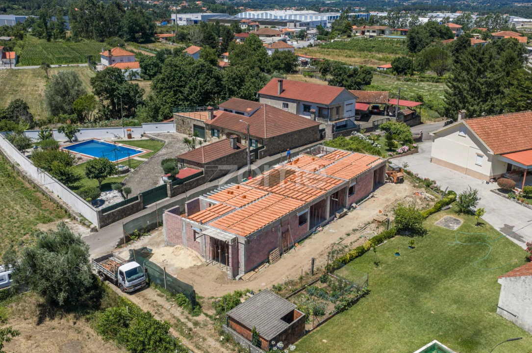 Moradia T3 para Venda em Cornes Foto 17