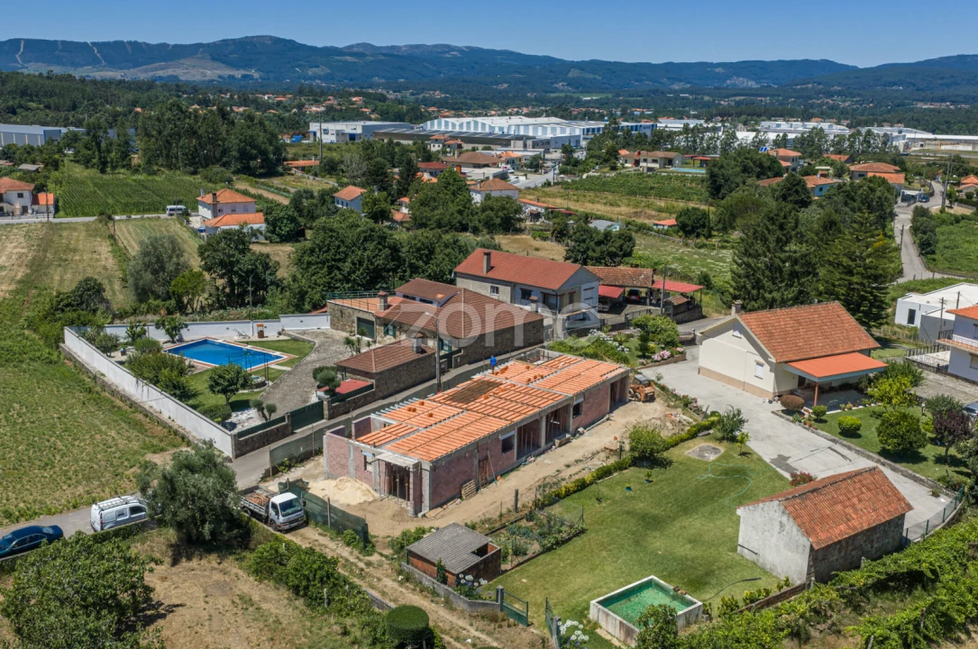 Moradia T3 para Venda em Cornes Foto 19