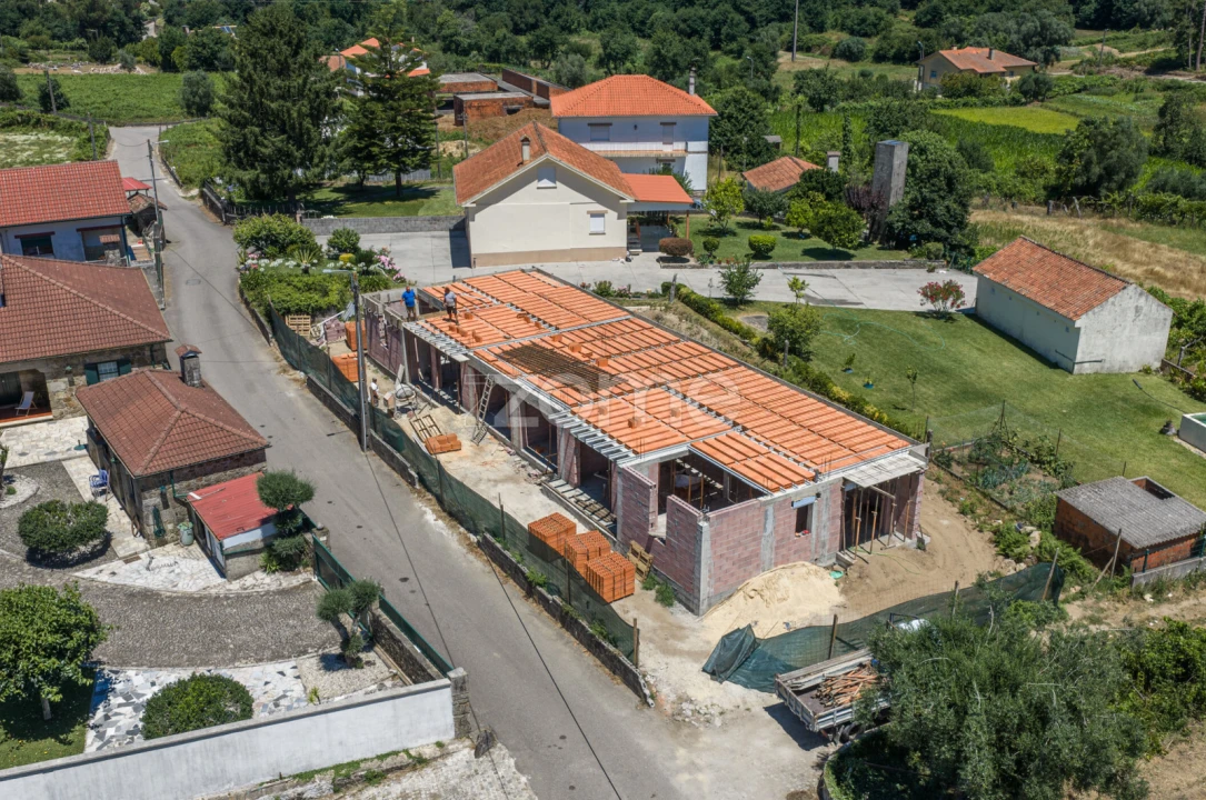 Moradia T3 para Venda em Cornes Foto 17
