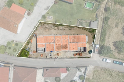 Moradia T3 para Venda em Cornes