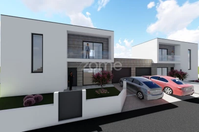 Moradia T3 para Venda em Cornes