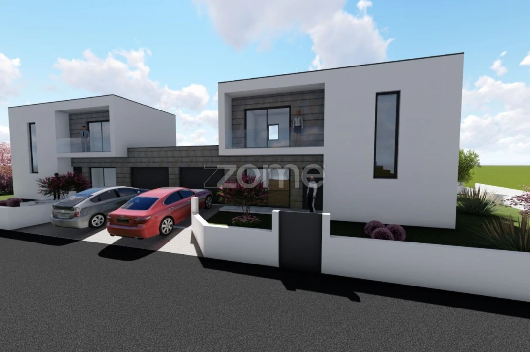 Moradia T3 para Venda em Cornes Foto 2
