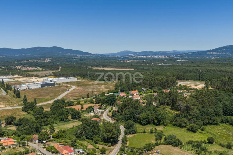 Moradia T3 para Venda em Cornes Foto 31
