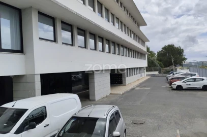 Escritório para Arrendamento em Massamá e Monte Abraão