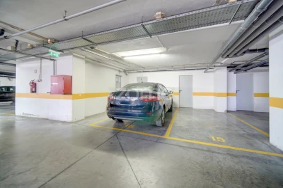 Apartamento T2 para Venda em Santa Iria de Azoia, São João da Talha e Bobadela