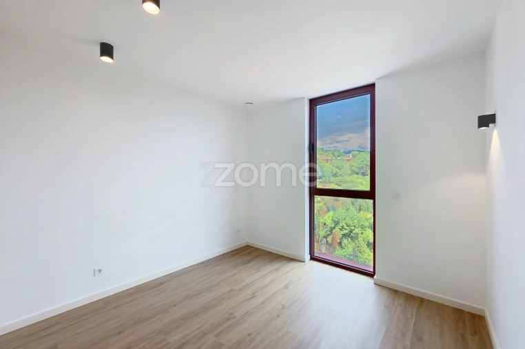 Apartamento T2 para Venda em Santo Antonio dos Olivais Foto 28