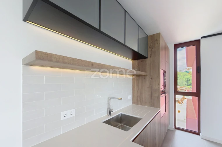 Apartamento T2 para Venda em Santo Antonio dos Olivais Foto 10
