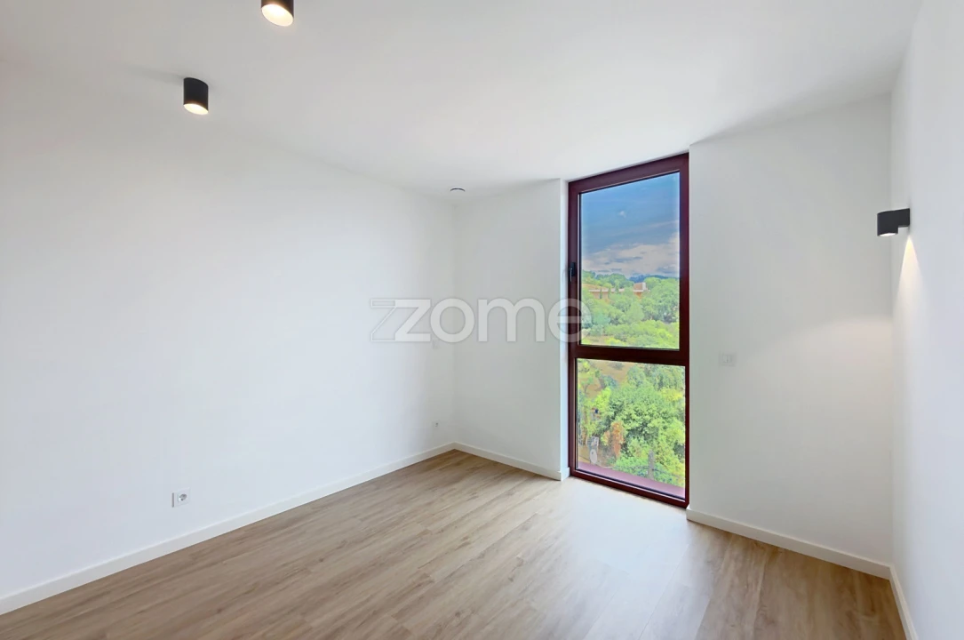 Apartamento T2 para Venda em Santo Antonio dos Olivais Foto 28