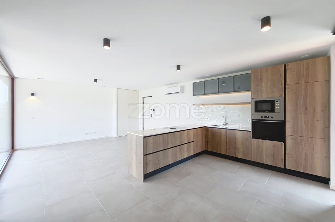 Apartamento T2 para Venda em Santo Antonio dos Olivais Foto 11