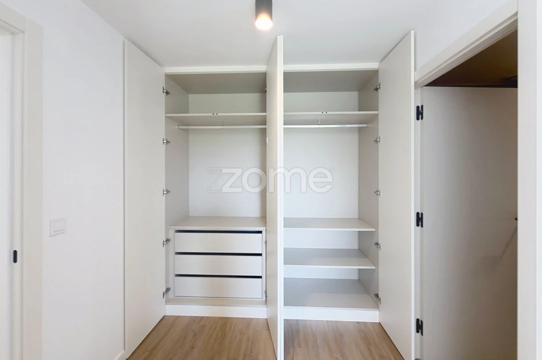 Apartamento T2 para Venda em Santo Antonio dos Olivais Foto 27