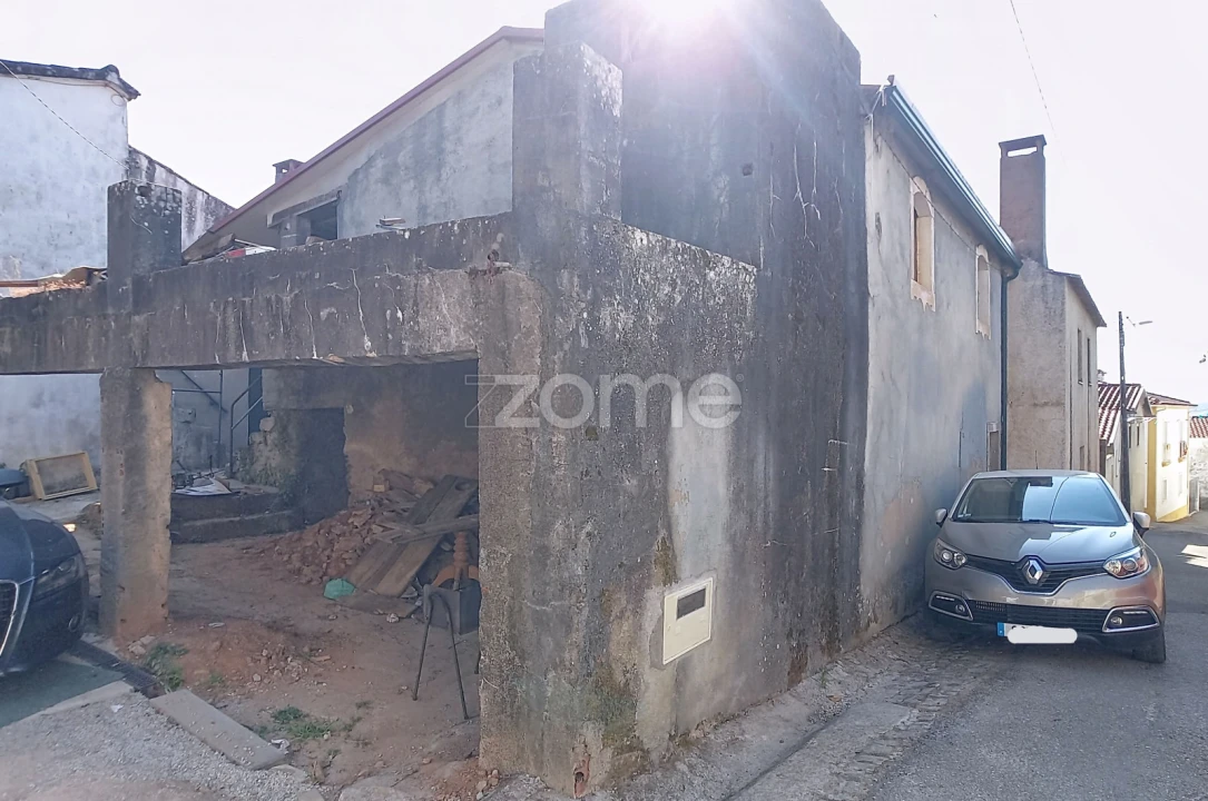 Moradia T3 para Venda em Vila Nova Foto 3