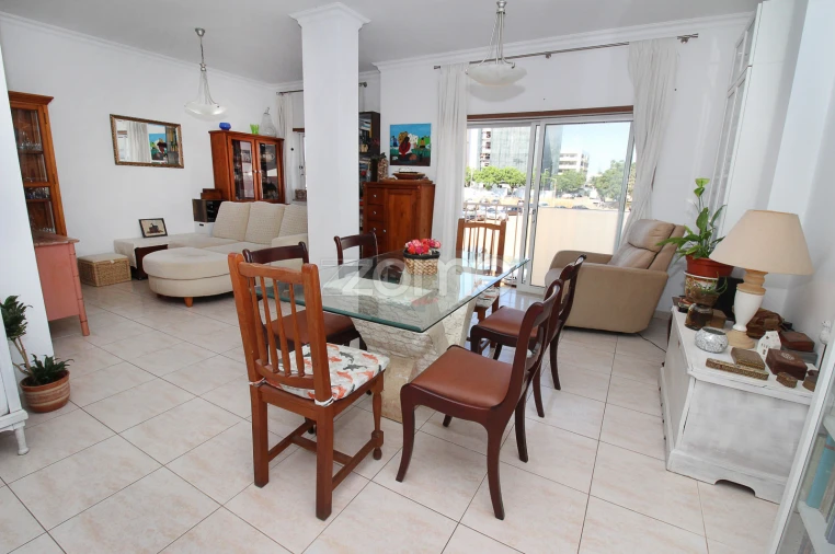 Apartamento T3 para Venda em Portimão Foto 4