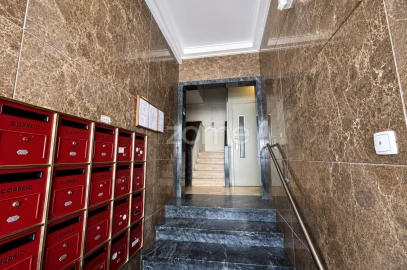 Apartamento T1 para Arrendamento em Campo de Ourique