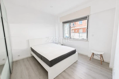 Apartamento T1 para Arrendamento em Campo de Ourique