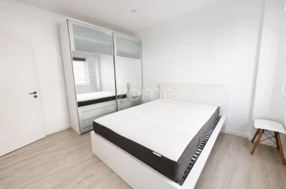Apartamento T1 para Arrendamento em Campo de Ourique