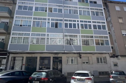 Apartamento T1 para Arrendamento em Campo de Ourique