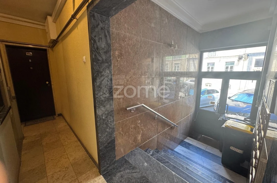 Apartamento T1 para Arrendamento em Campo de Ourique Foto 10