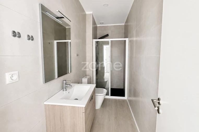 Apartamento T1 para Arrendamento em Campo de Ourique Foto 8