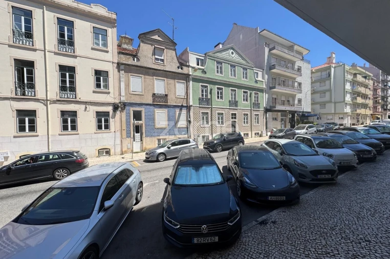 Apartamento T1 para Arrendamento em Campo de Ourique Foto 11