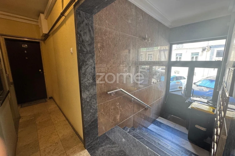 Apartamento T1 para Arrendamento em Campo de Ourique Foto 10