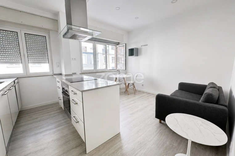 Apartamento T1 para Arrendamento em Campo de Ourique Foto 2