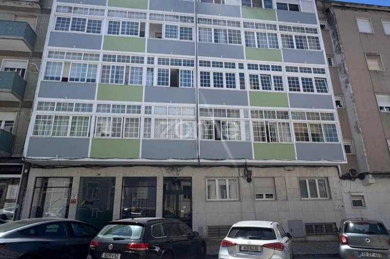 Apartamento T1 para Arrendamento em Campo de Ourique Foto 13