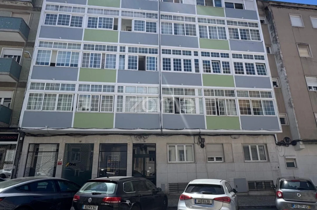 Apartamento T1 para Arrendamento em Campo de Ourique Foto 13