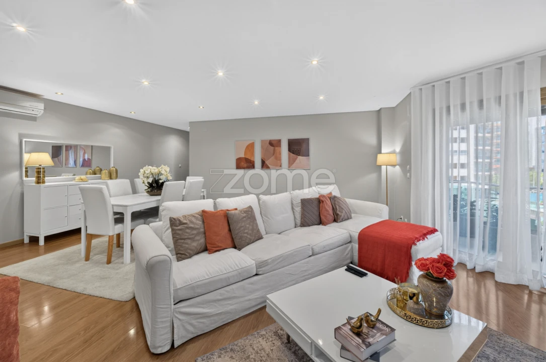 Apartamento T3 para Venda em Ramada e Caneças Foto 1
