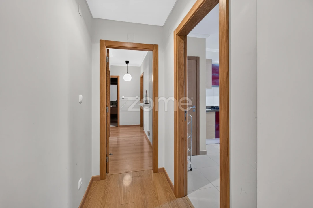 Apartamento T3 para Venda em Ramada e Caneças Foto 9