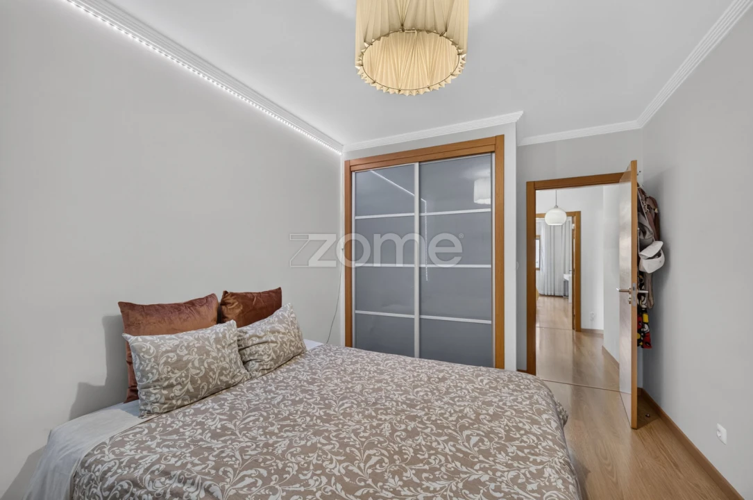 Apartamento T3 para Venda em Ramada e Caneças Foto 17