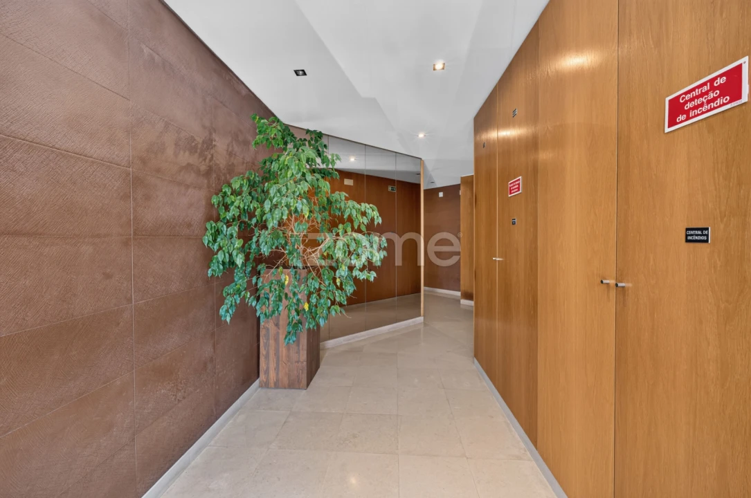 Apartamento T3 para Venda em Ramada e Caneças Foto 30