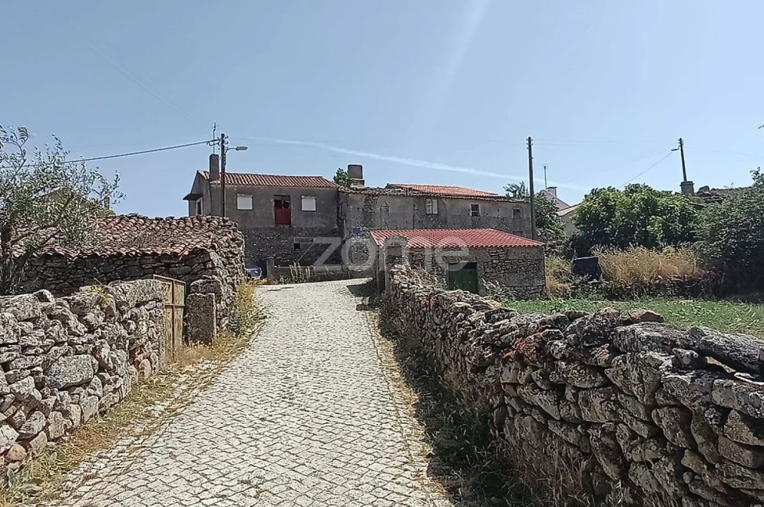 Moradia T3 para Venda em Valbom/Bogalhal Foto 1