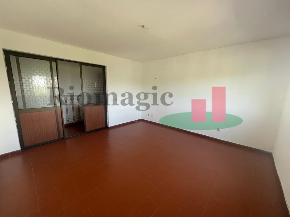 Apartamento T3 para Venda em Casal de Cambra Foto 2
