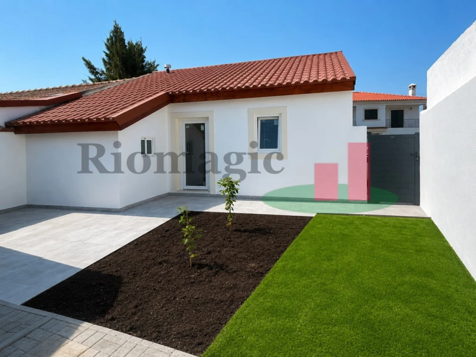 Moradia T2 para Venda em São João da Ribeira e Ribeira de São João Foto 3
