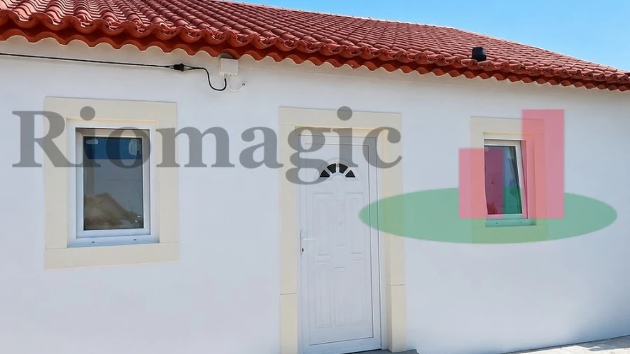 Moradia T2 para Venda em São João da Ribeira e Ribeira de São João