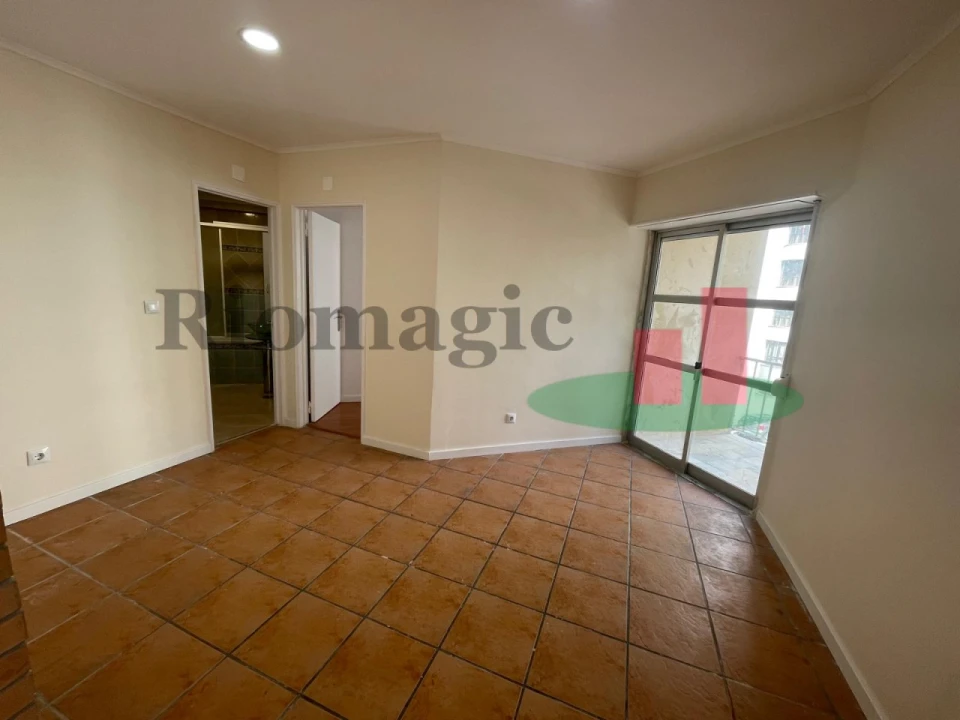 Apartamento T2 para Venda em Algueirão-Mem Martins Foto 10