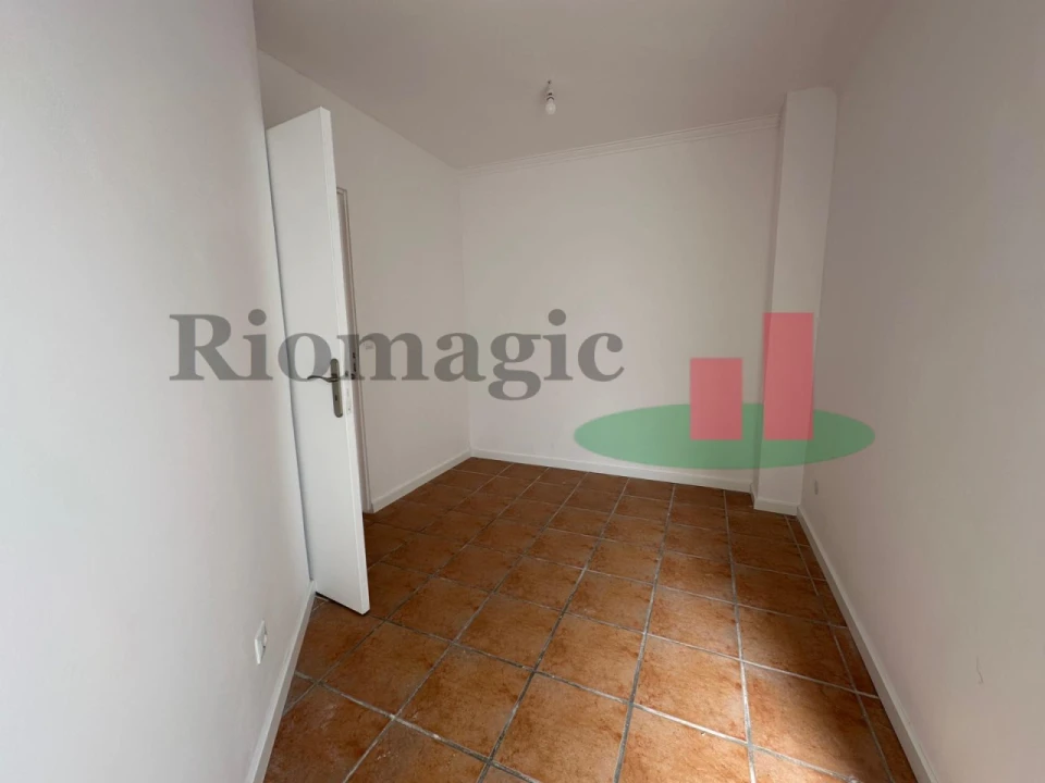 Apartamento T2 para Venda em Algueirão-Mem Martins Foto 11