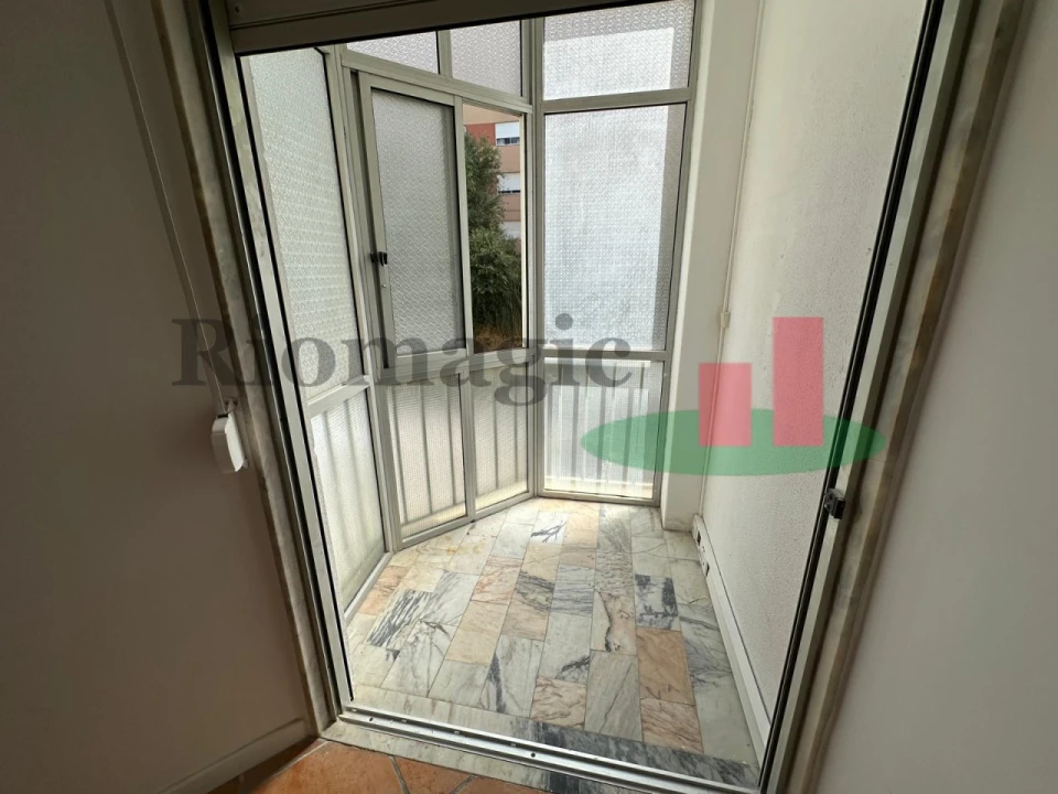 Apartamento T2 para Venda em Algueirão-Mem Martins Foto 12