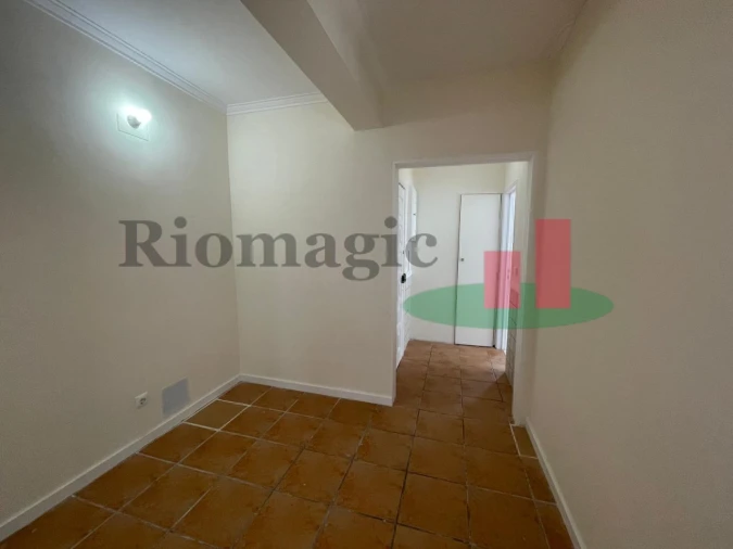 Apartamento T2 para Venda em Algueirão-Mem Martins Foto 6