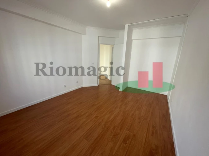 Apartamento T2 para Venda em Algueirão-Mem Martins Foto 8