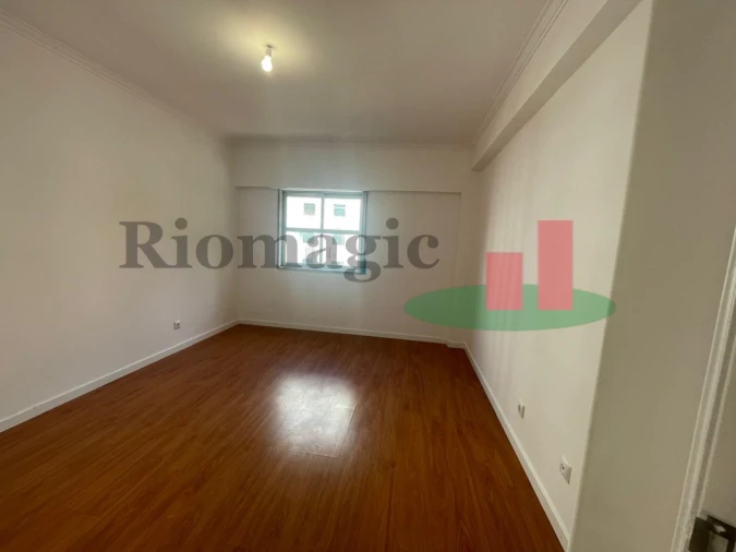 Apartamento T2 para Venda em Algueirão-Mem Martins Foto 9