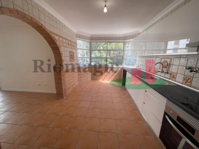 Apartamento T2 para Venda em Algueirão-Mem Martins Foto 3