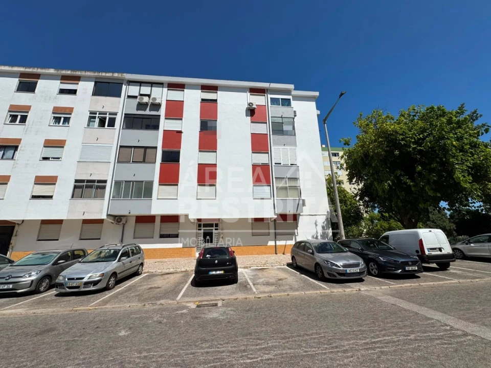 Apartamento T2 para Venda em Amora Foto 1