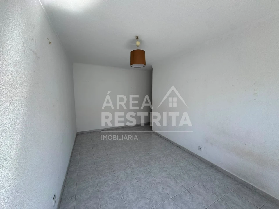 Apartamento T2 para Venda em Amora Foto 5