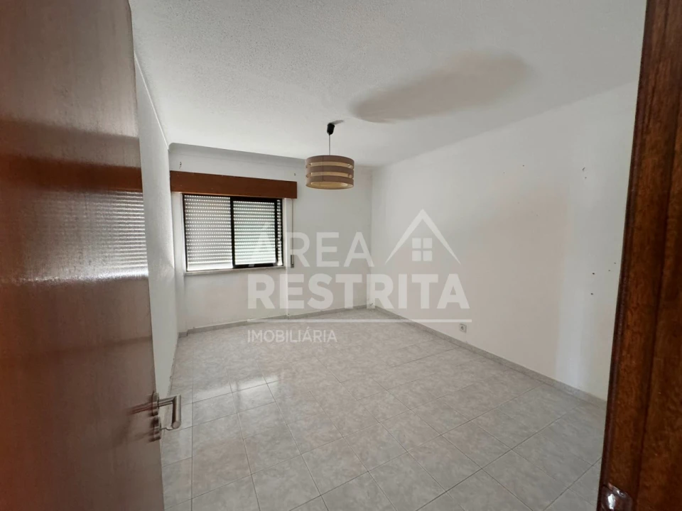 Apartamento T2 para Venda em Amora Foto 6