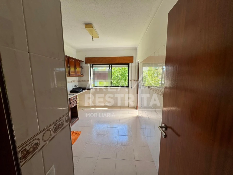 Apartamento T2 para Venda em Amora Foto 8