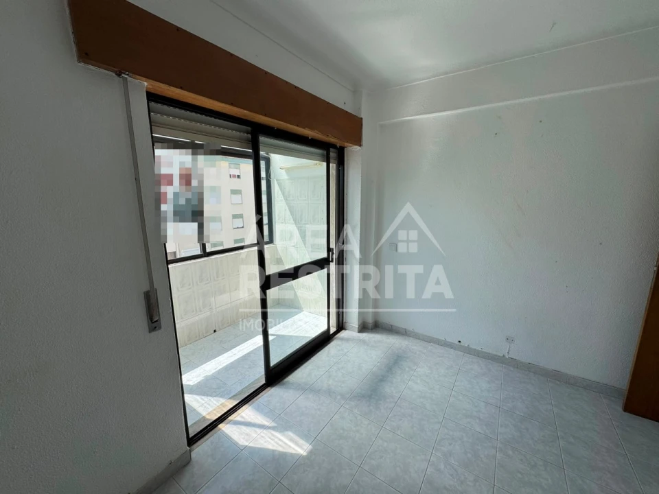 Apartamento T2 para Venda em Amora Foto 9